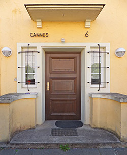 Foto: Eingang Roentgenstraße